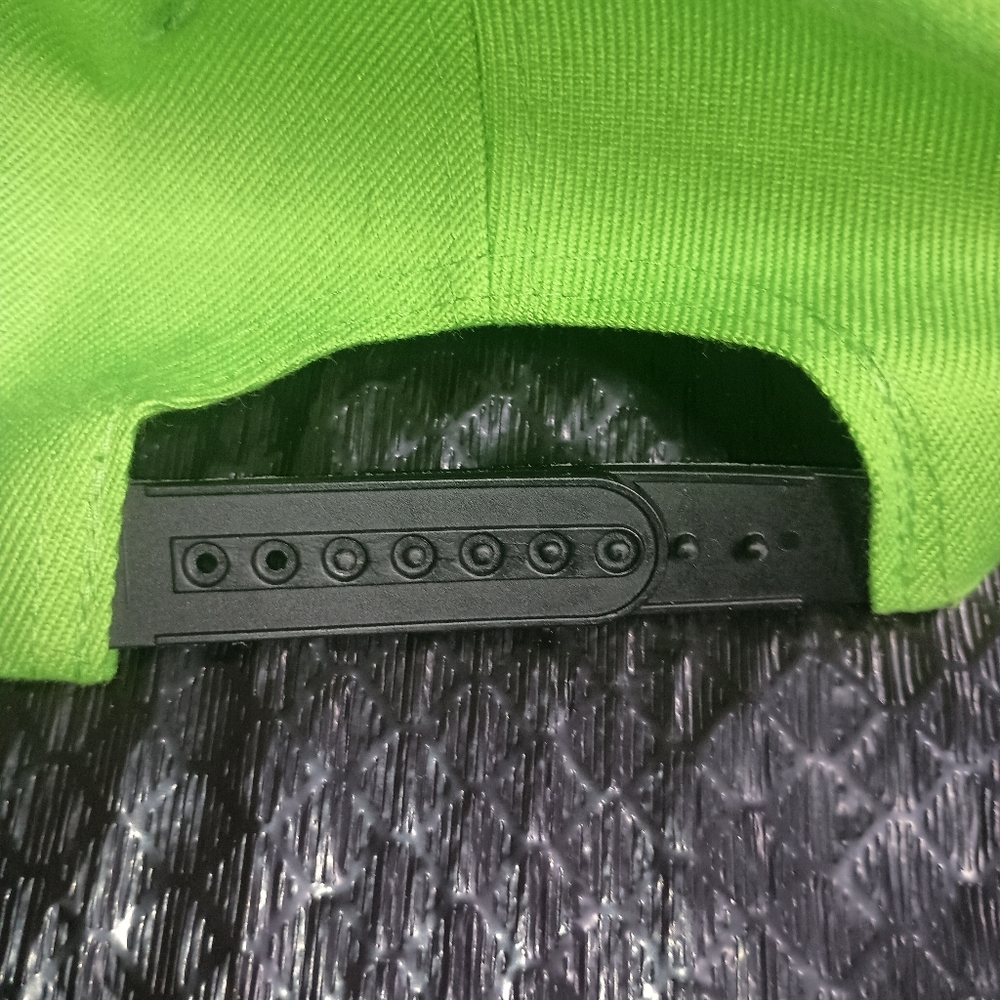 NFL Green and Black Hat Stylish Accessory - Picture 3 of 13